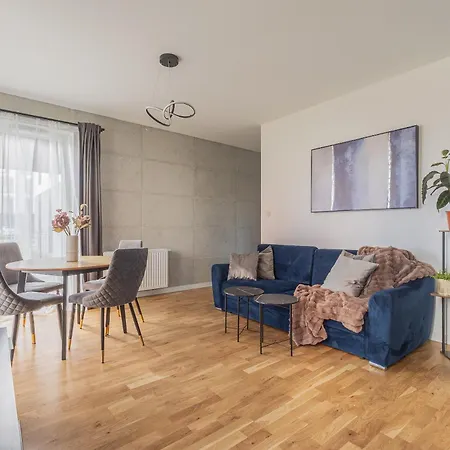 Glow - Faro Garden Apartment