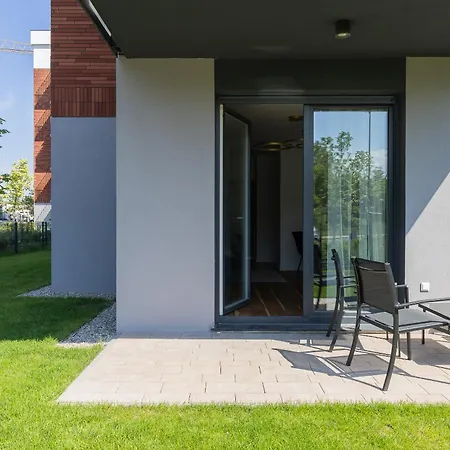 Glow - Faro Garden Apartment *